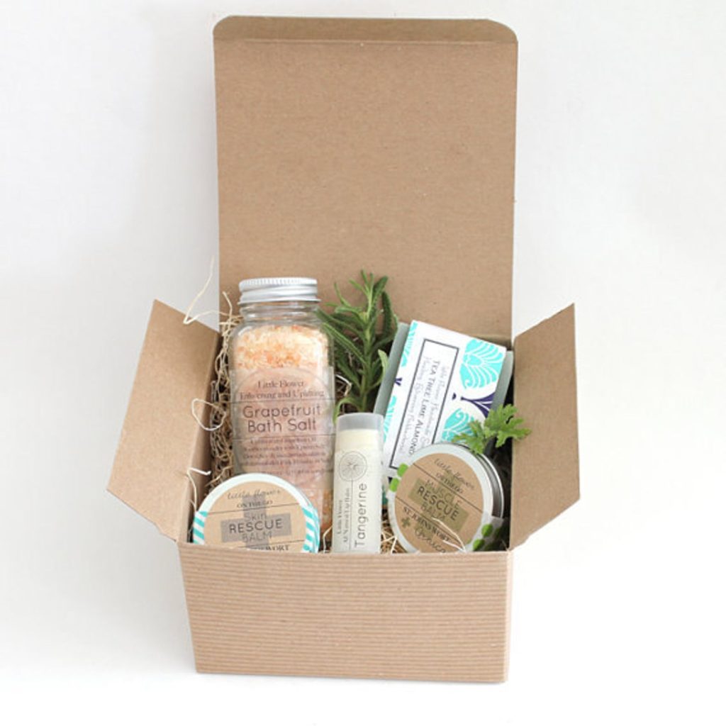 gift guide for the minimalist mom: self care kit